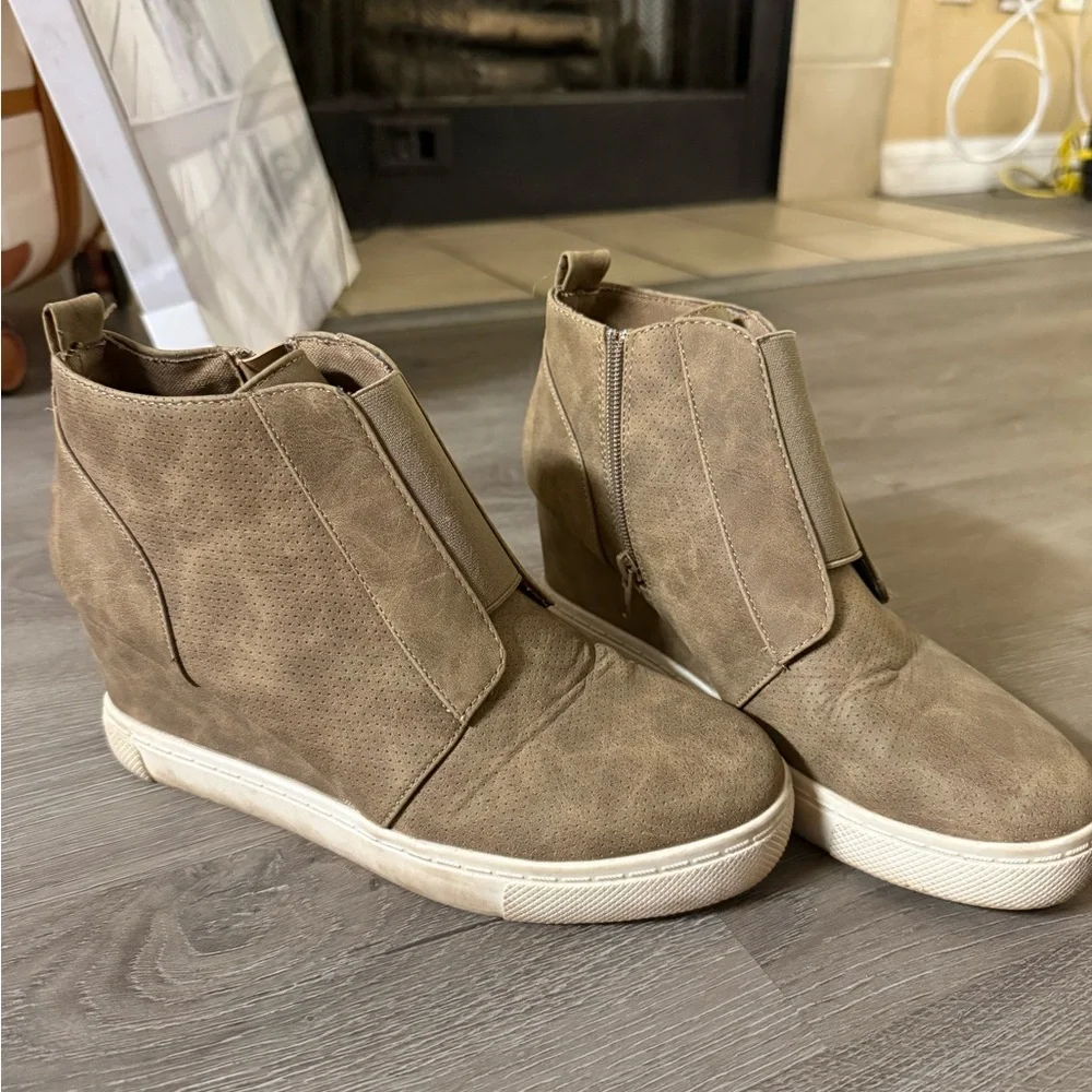 Tan Wedge Ankle Boots - Picture 4 of 4